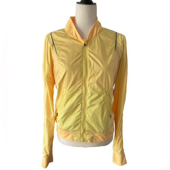 Lululemon Run: Two To Make It True Jacket
Mellow Lemon / Burning Yellow - Picture 14 of 15